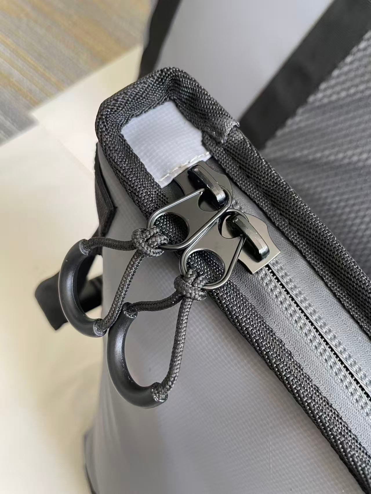 COMPACT 1.2M FISH COOLER (LONGHAUL)